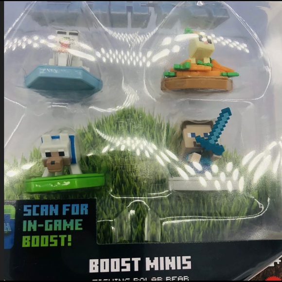 Minecraft Earth Boost Mini Polar Bear Seeking Wolf - Picture 2 of 3